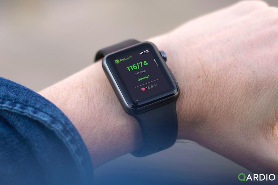 How does Apple Watch help you improve your health?